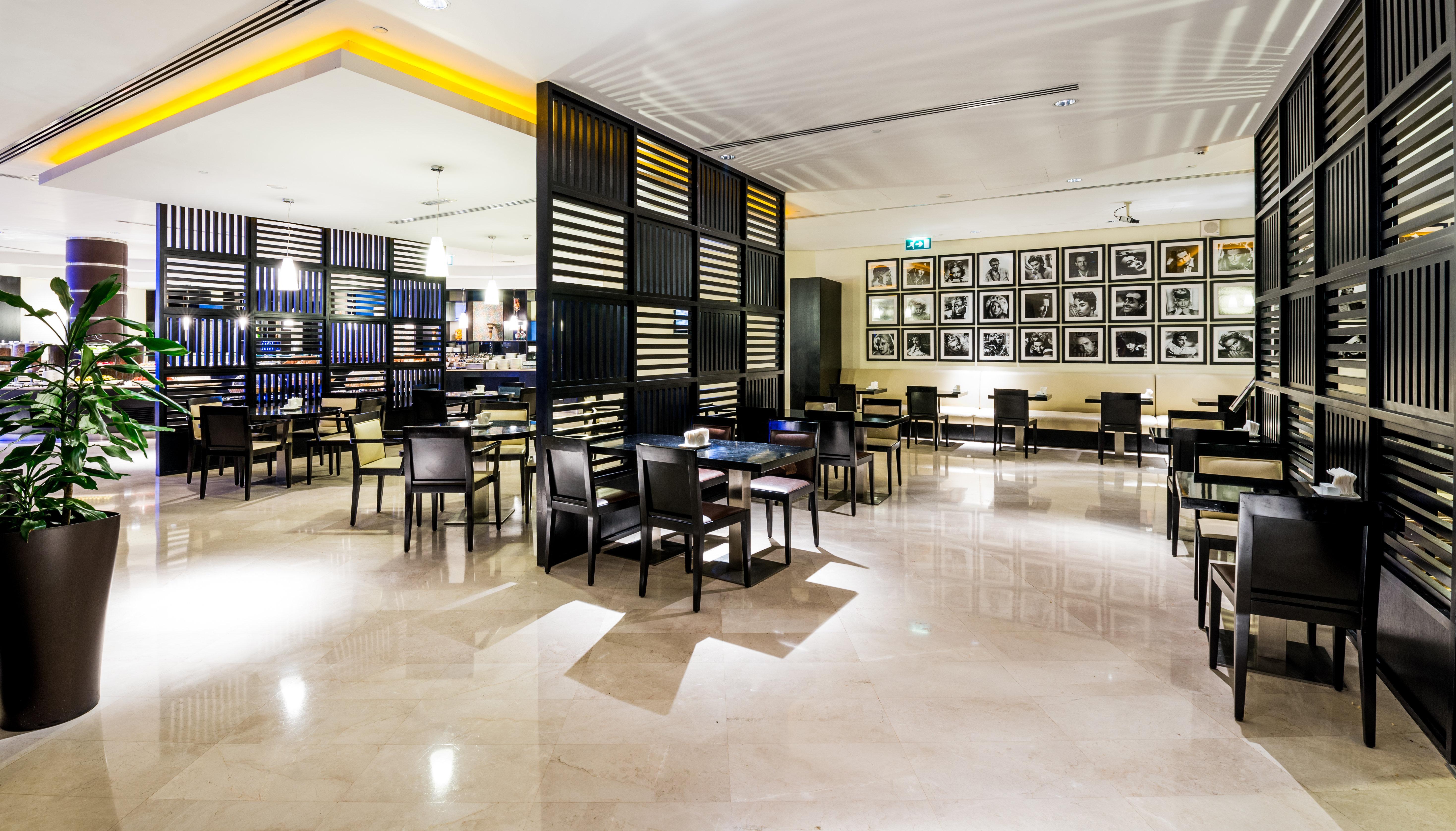Holiday Inn Express Dubai Airport, An Ihg Hotel Bagian luar foto